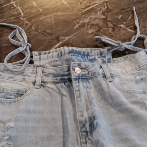 Jeans - Picture 3 of 4